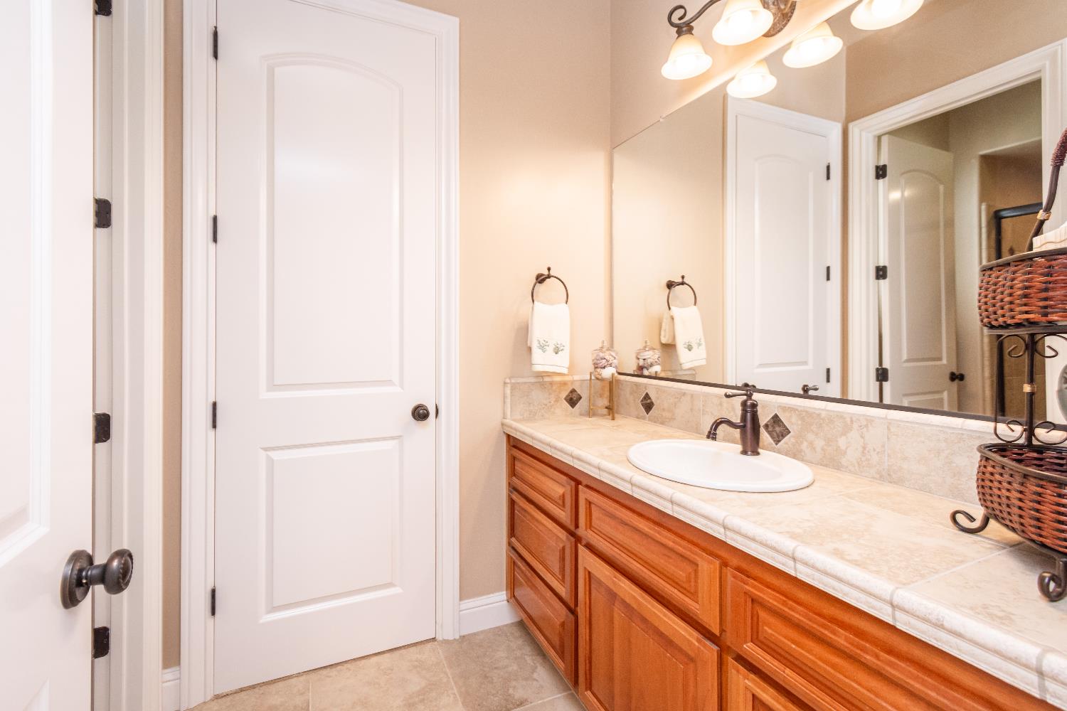 9709 Rim Rock Circle