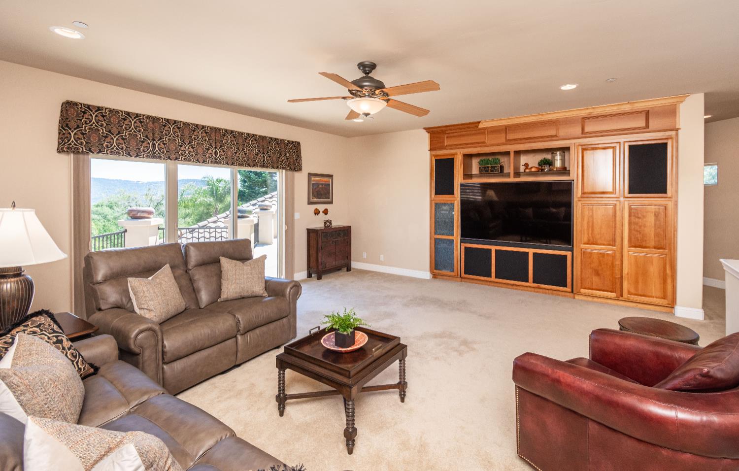 9709 Rim Rock Circle