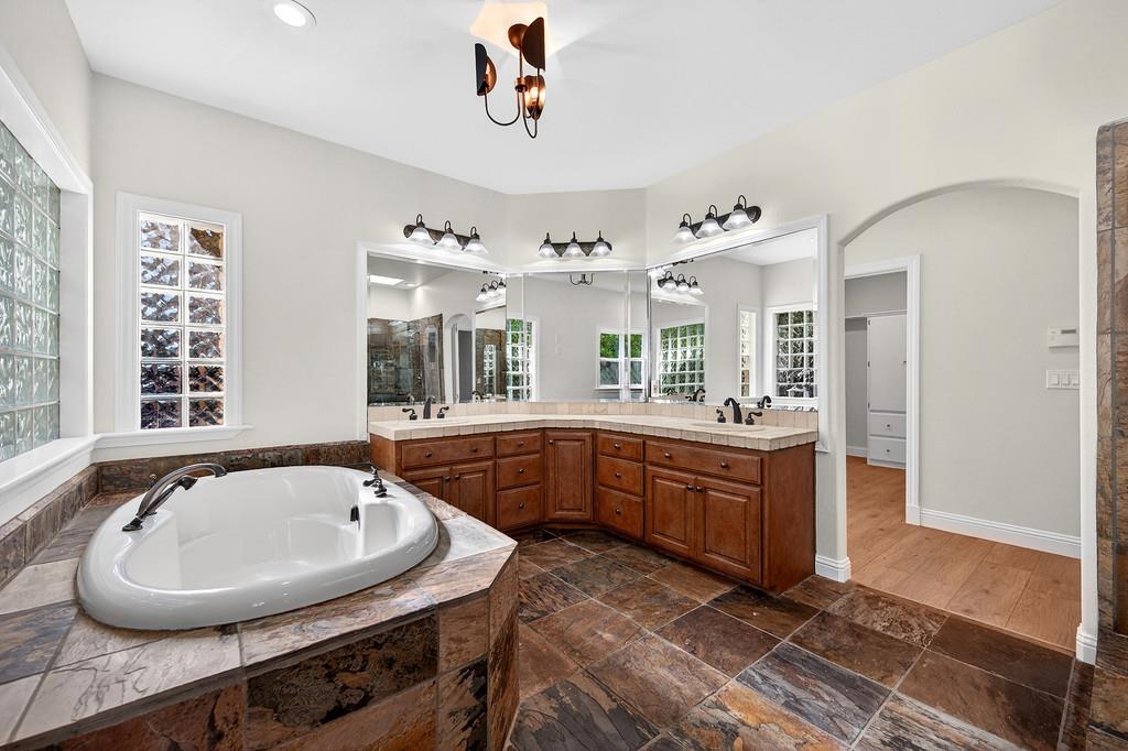 9035 Camino Del Avion