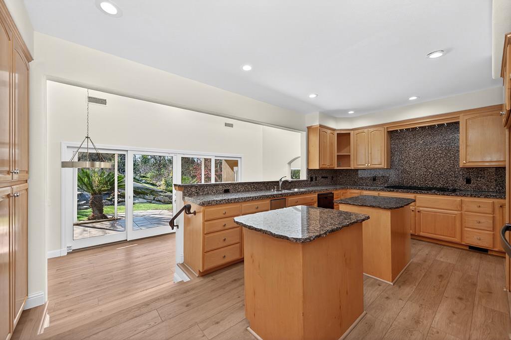 9035 Camino Del Avion