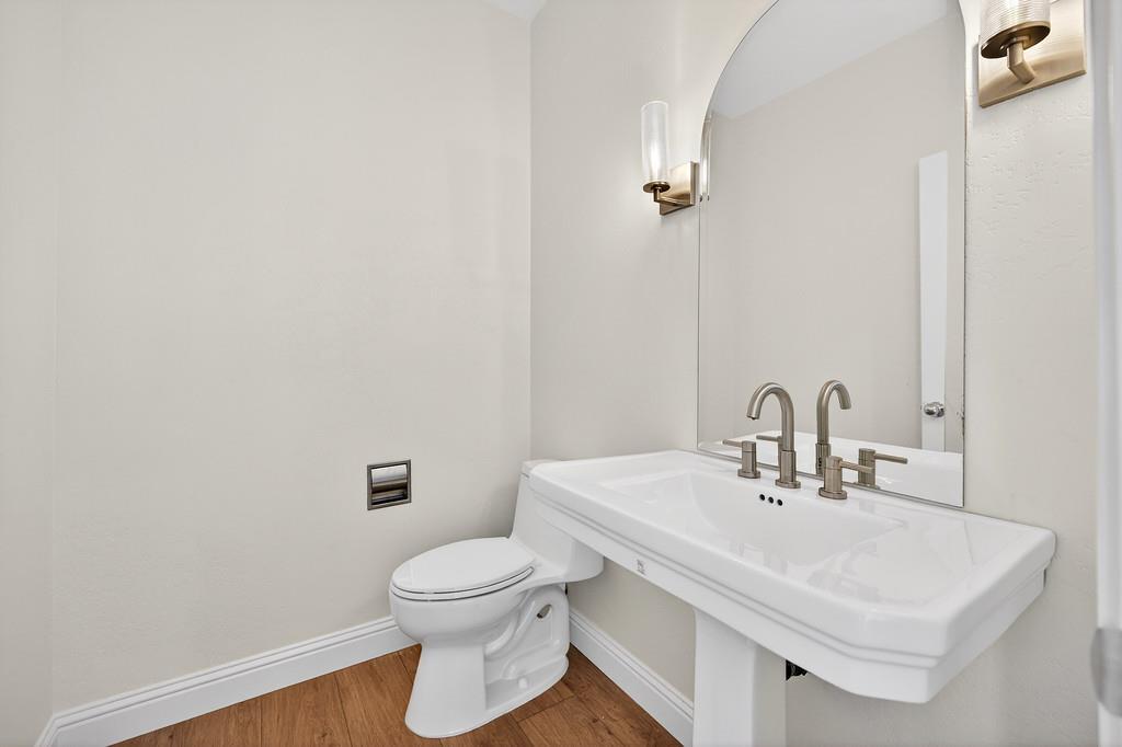 9035 Camino Del Avion