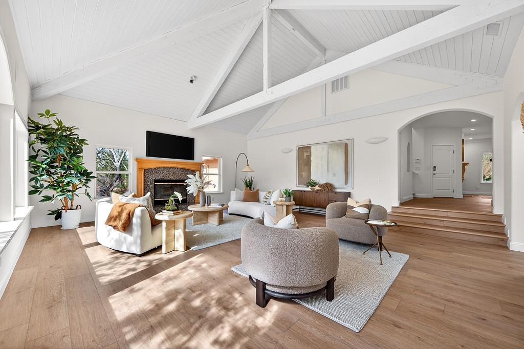 9035 Camino Del Avion