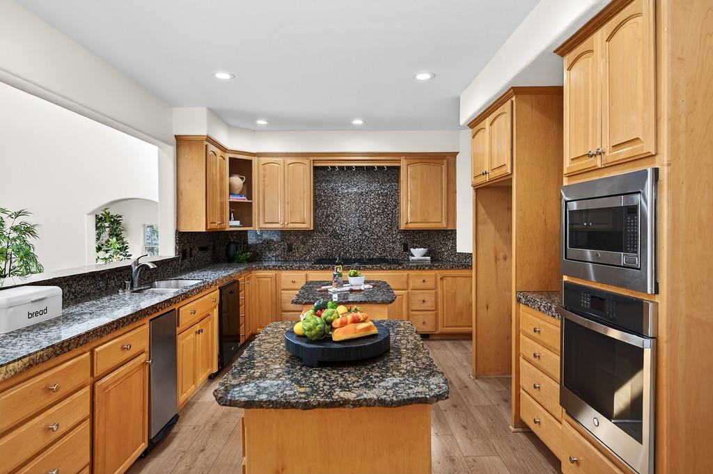 9035 Camino Del Avion