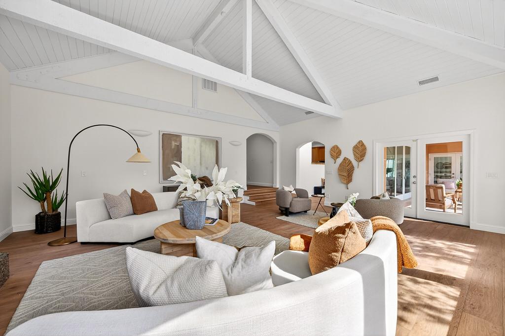 9035 Camino Del Avion