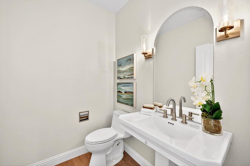 9035 Camino Del Avion