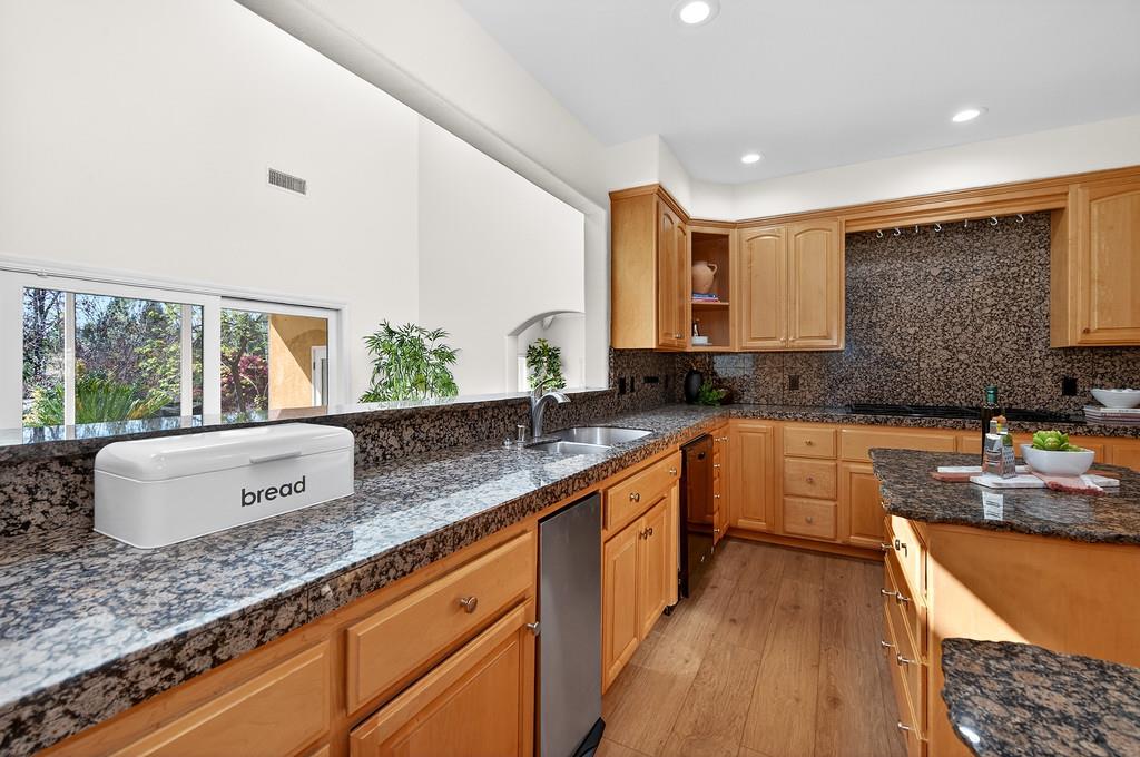 9035 Camino Del Avion