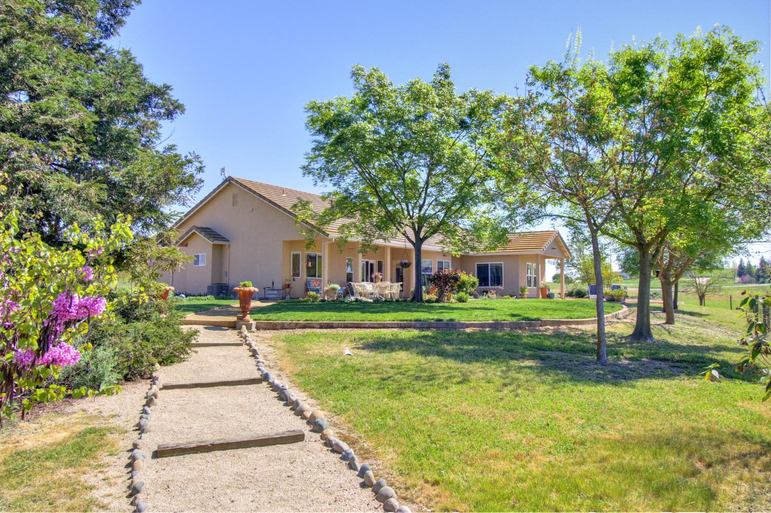 6950 Bisbee Drive