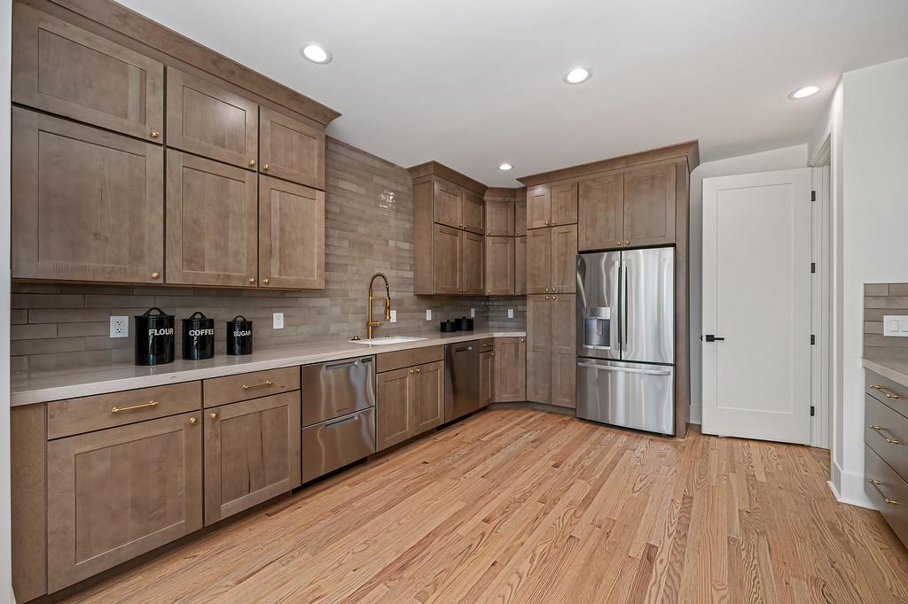 6275 Barcelona Court