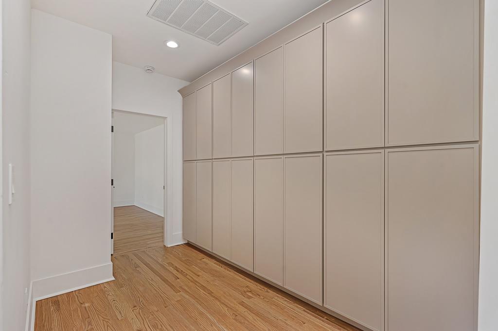 6275 Barcelona Court