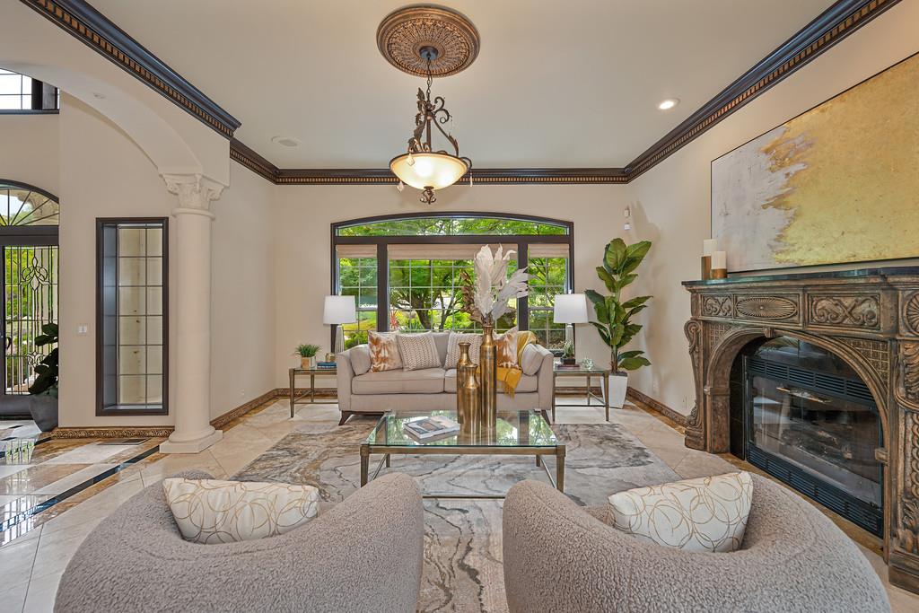 9125 Los Lagos Circle S