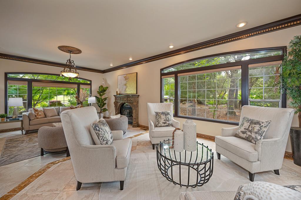 9125 Los Lagos Circle S