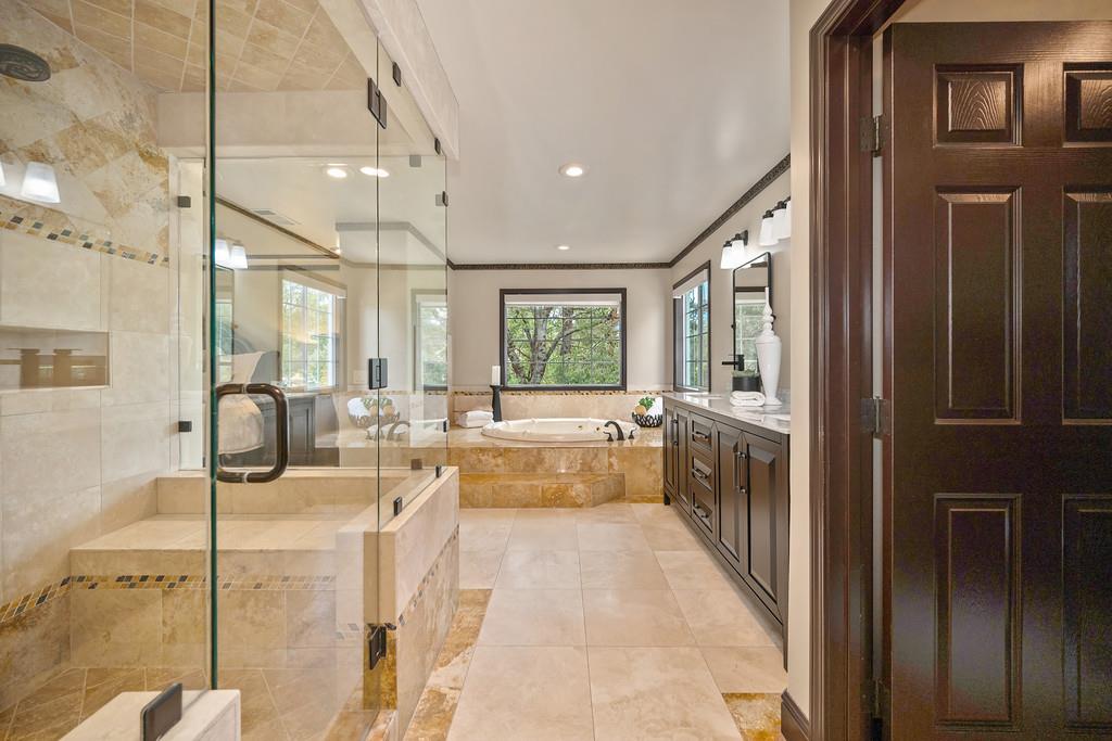 9125 Los Lagos Circle S
