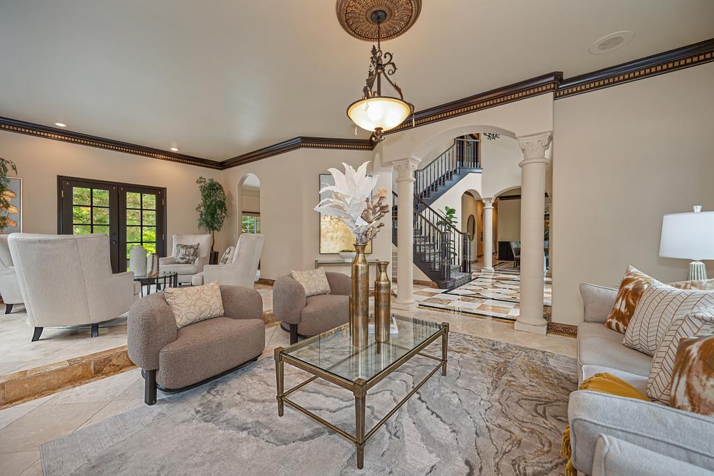 9125 Los Lagos Circle S