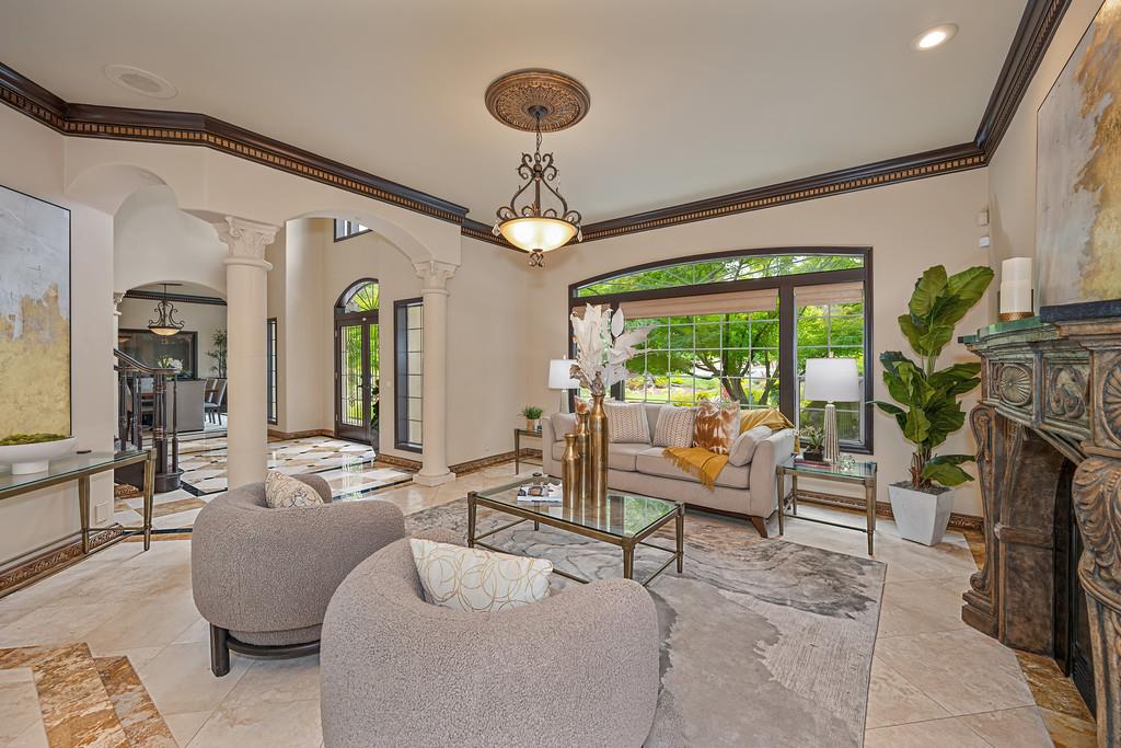9125 Los Lagos Circle S