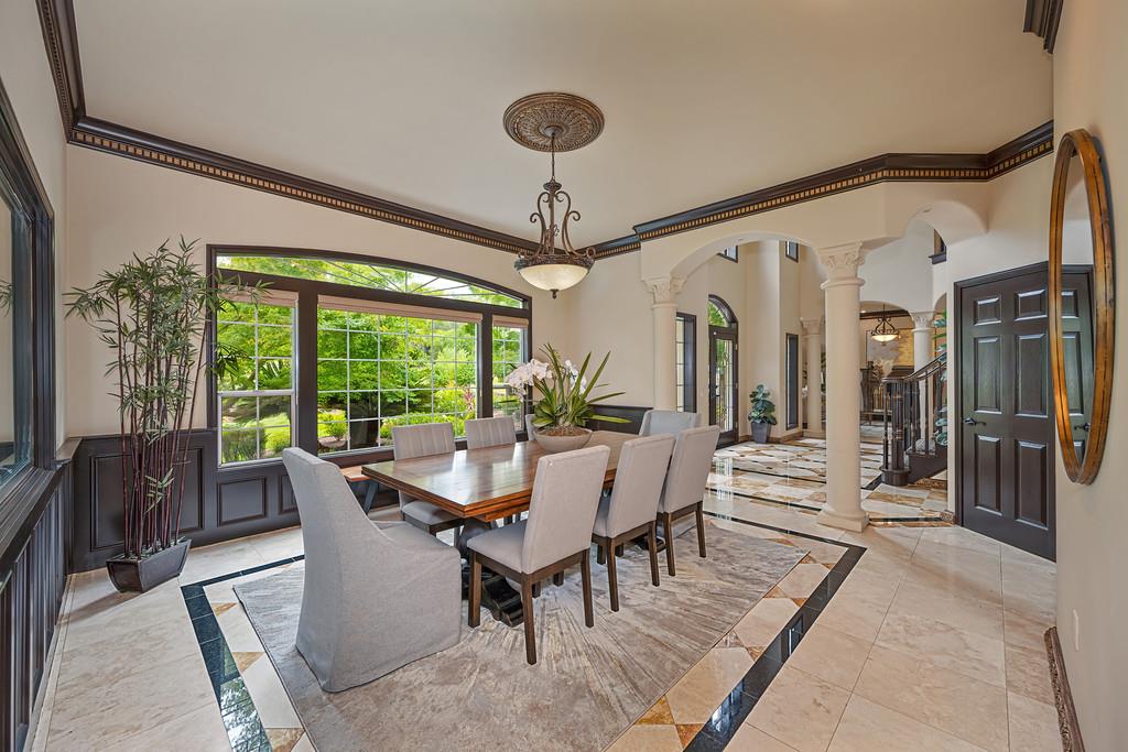 9125 Los Lagos Circle S