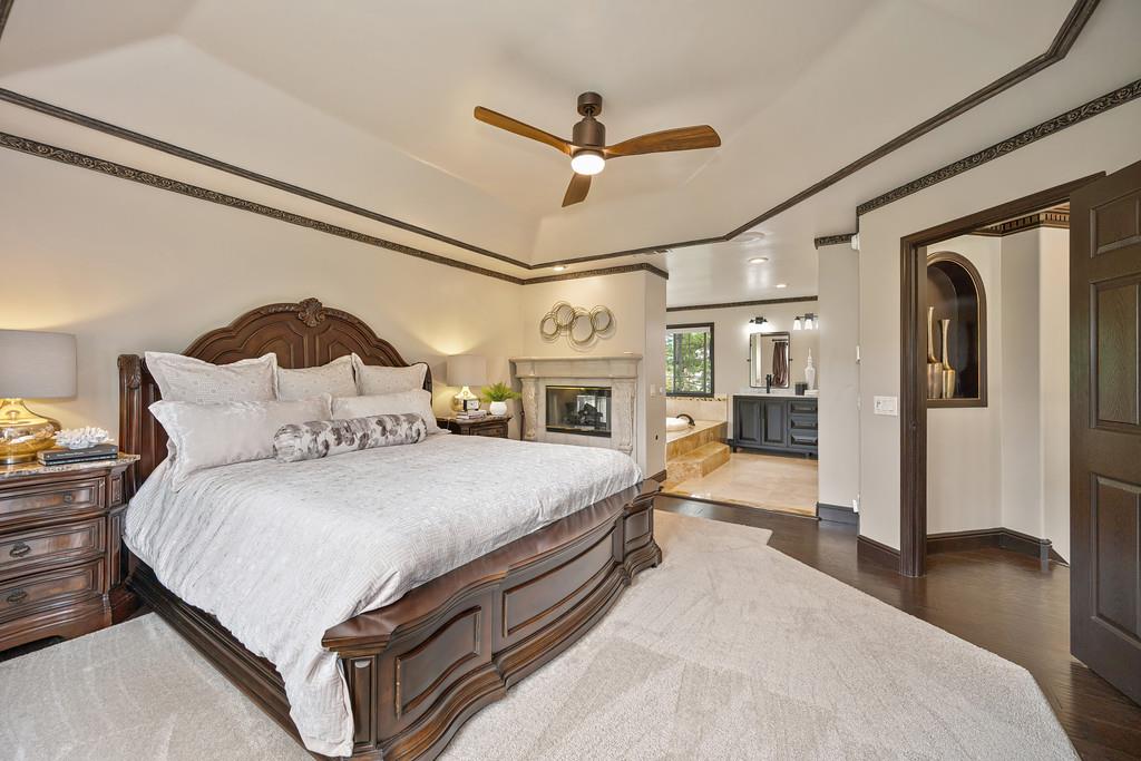 9125 Los Lagos Circle S