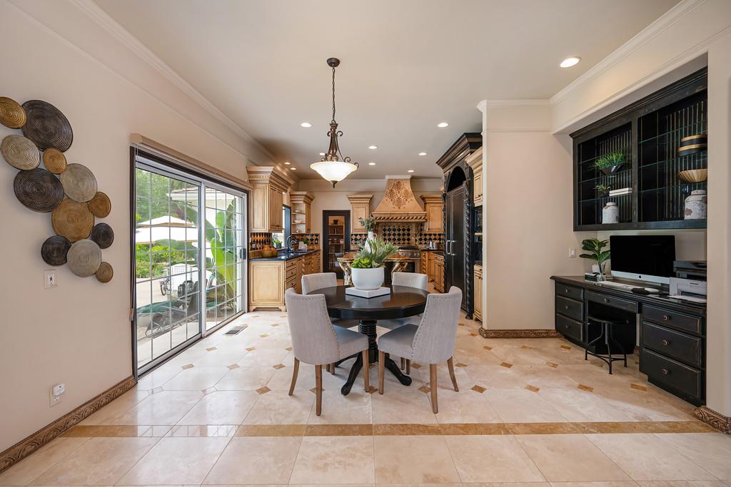 9125 Los Lagos Circle S