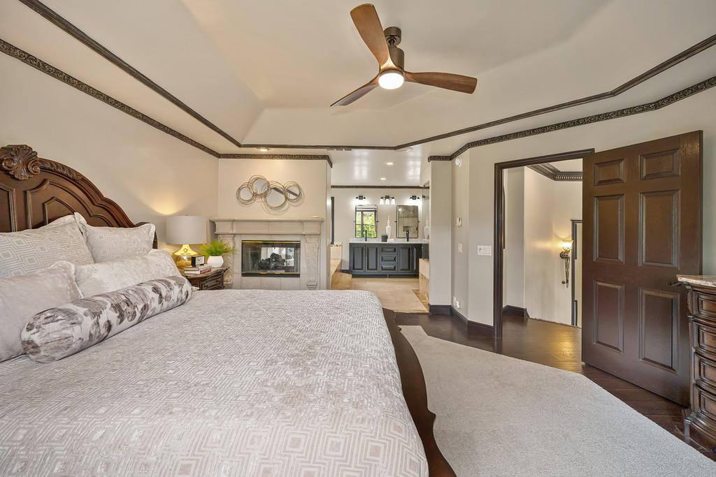 9125 Los Lagos Circle S