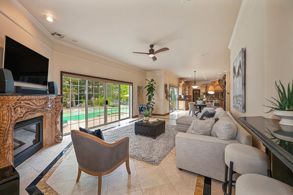 9125 Los Lagos Circle S