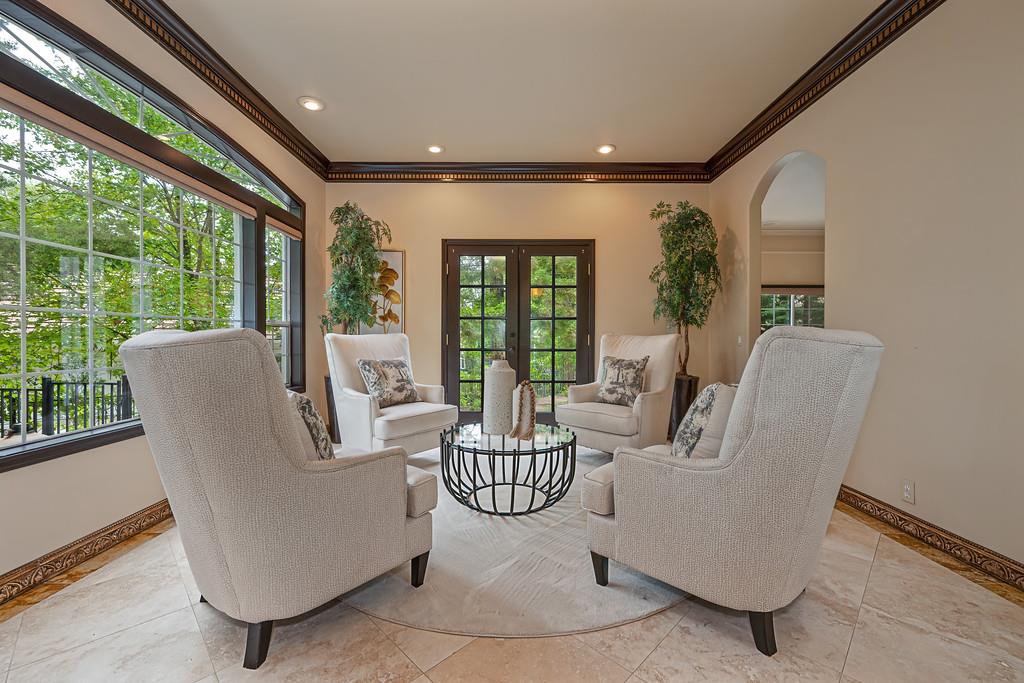 9125 Los Lagos Circle S