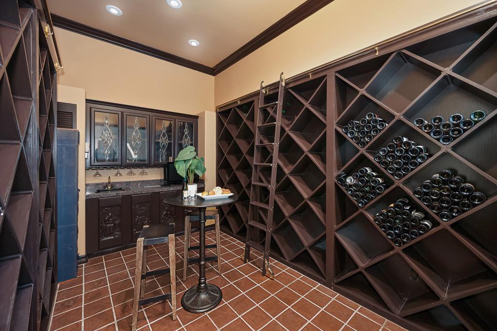 9125 Los Lagos Circle S