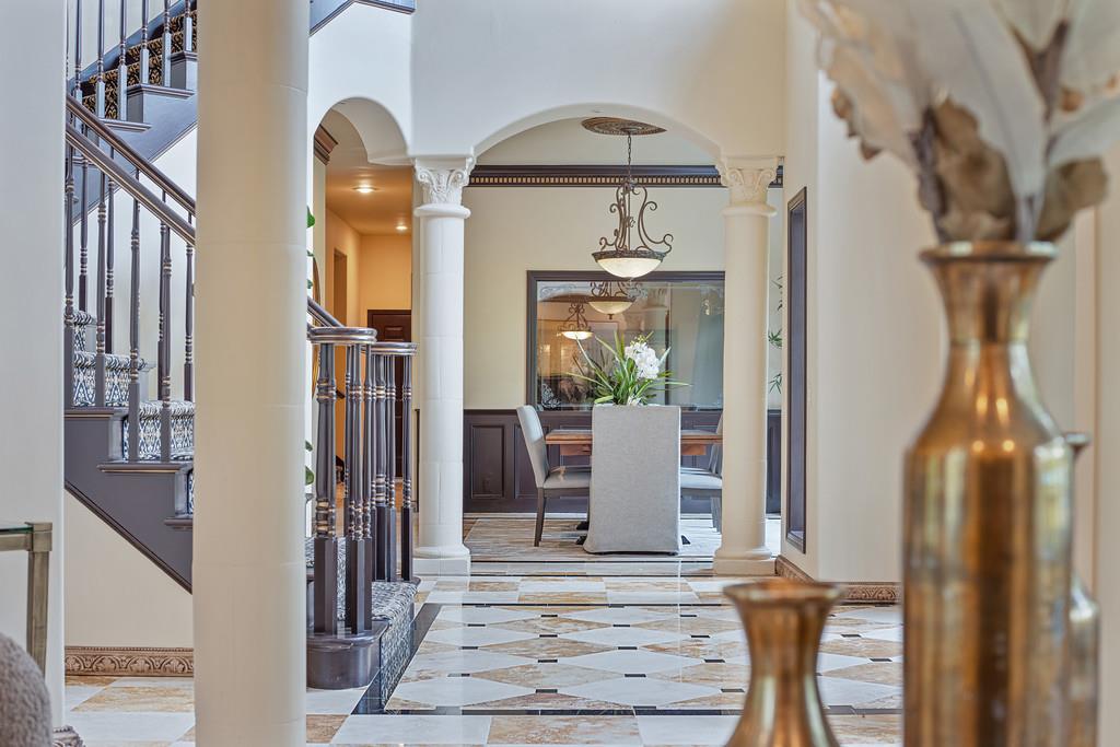 9125 Los Lagos Circle S