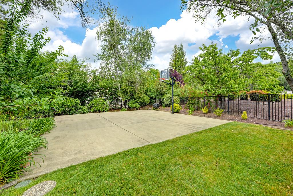 9125 Los Lagos Circle S