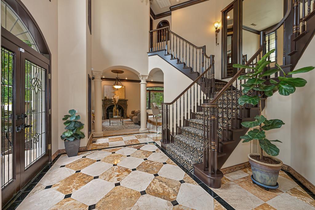9125 Los Lagos Circle S