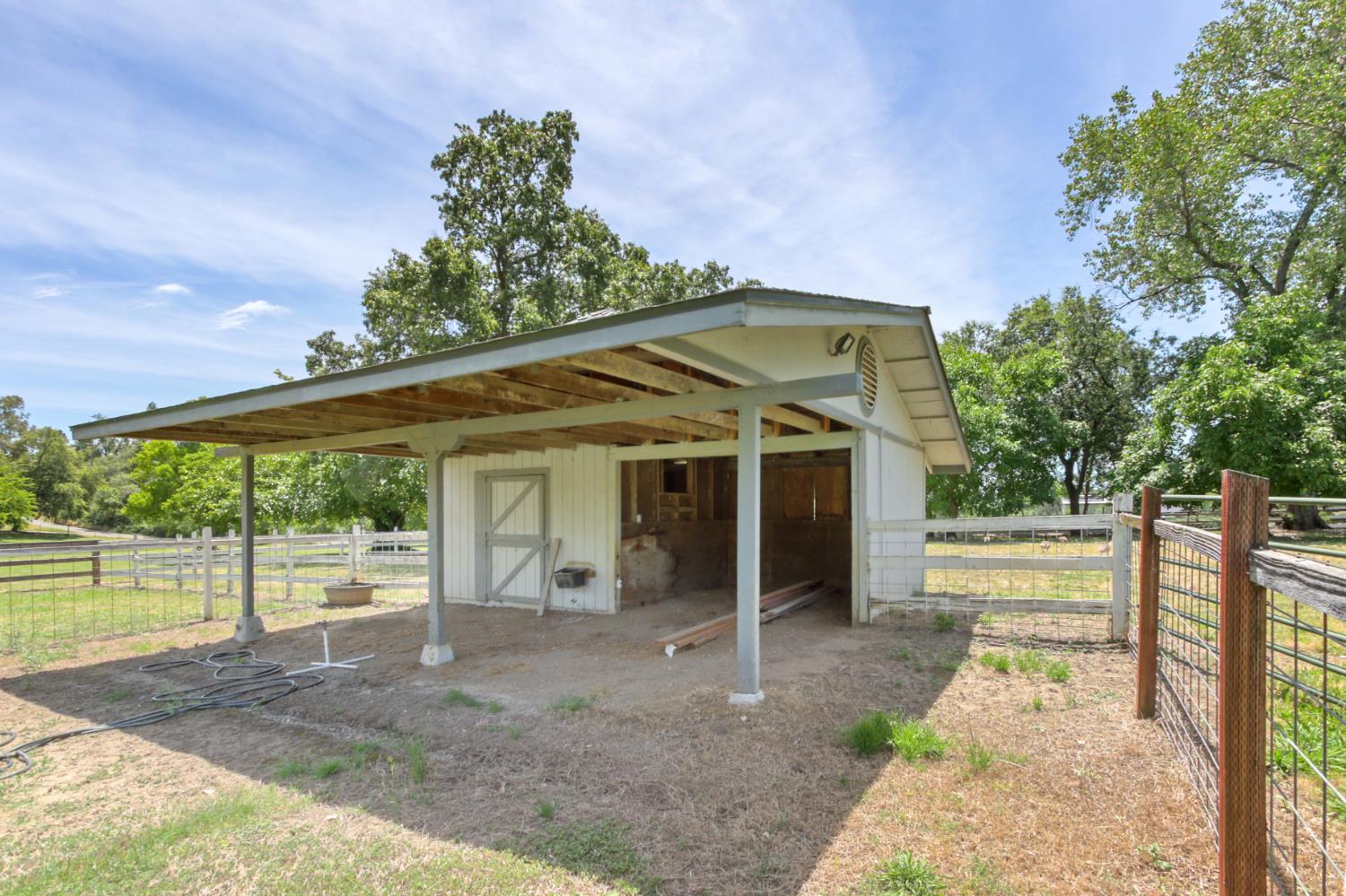 3095 Edgewood Lane