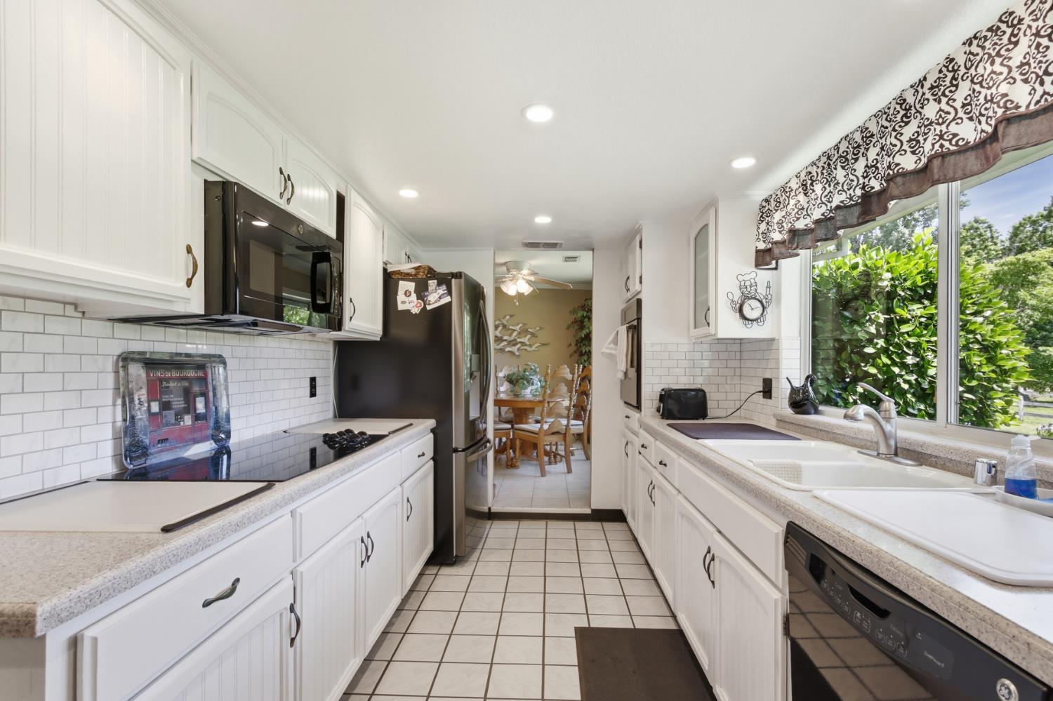 3095 Edgewood Lane