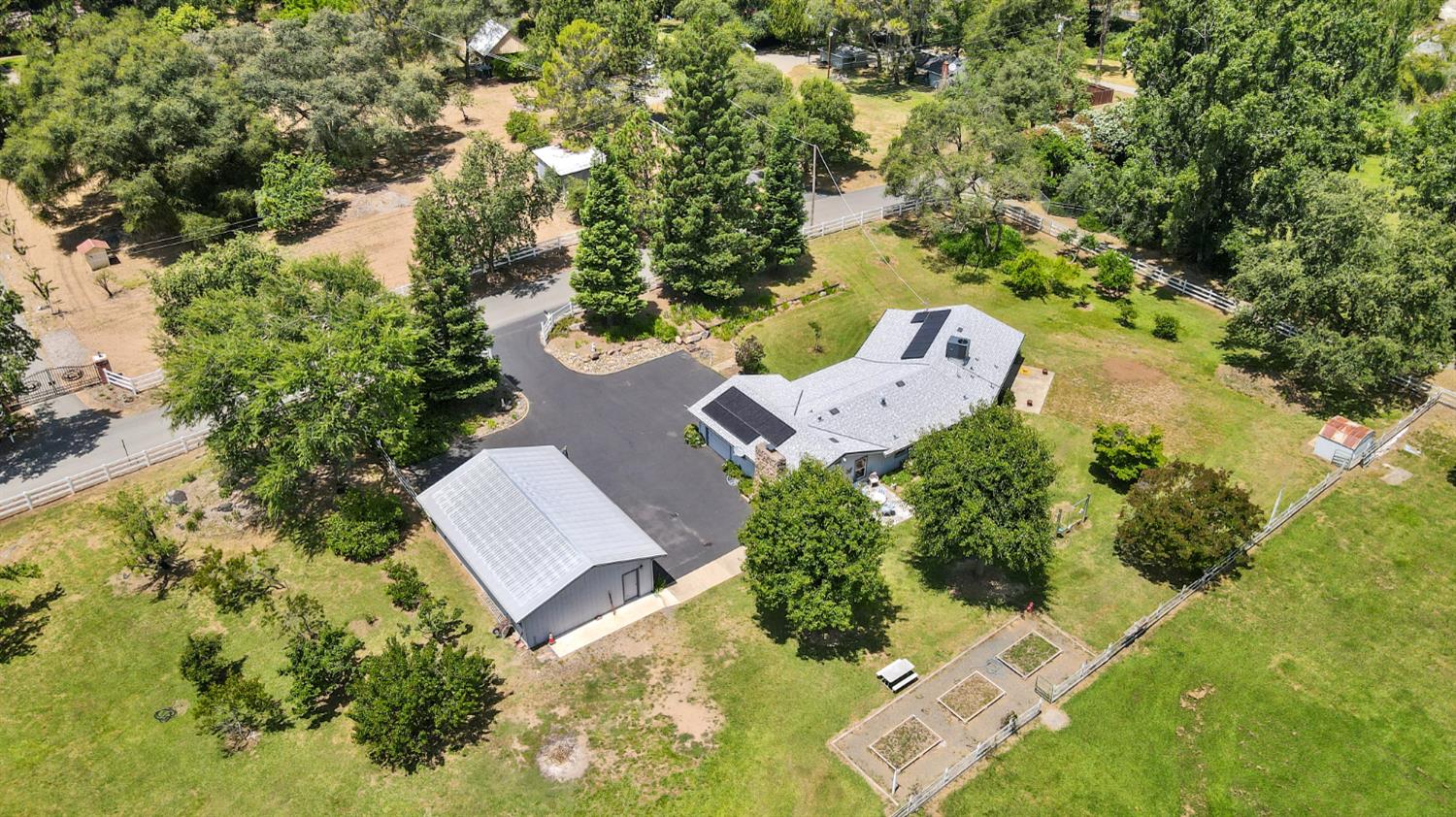 3095 Edgewood Lane
