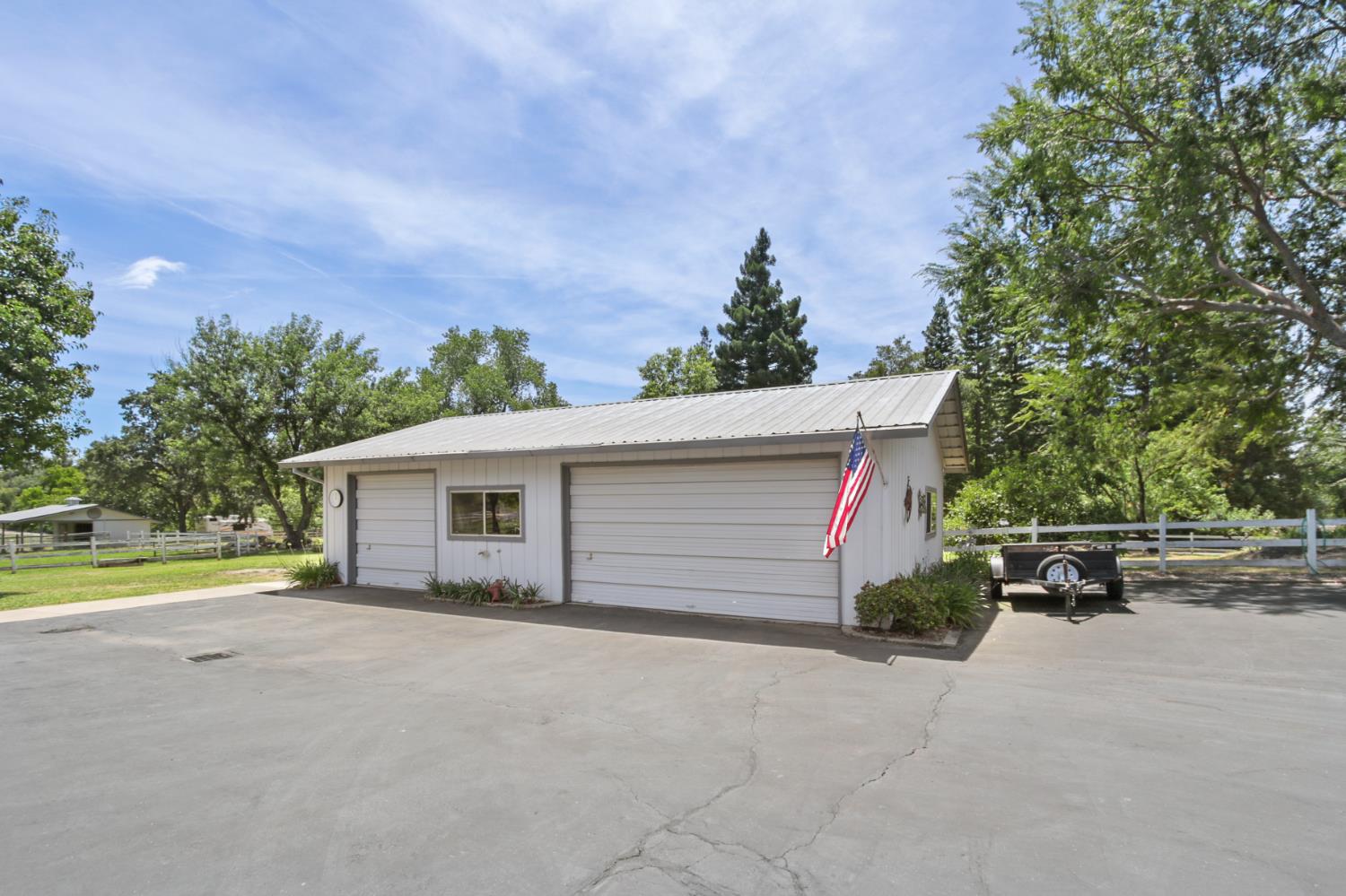 3095 Edgewood Lane