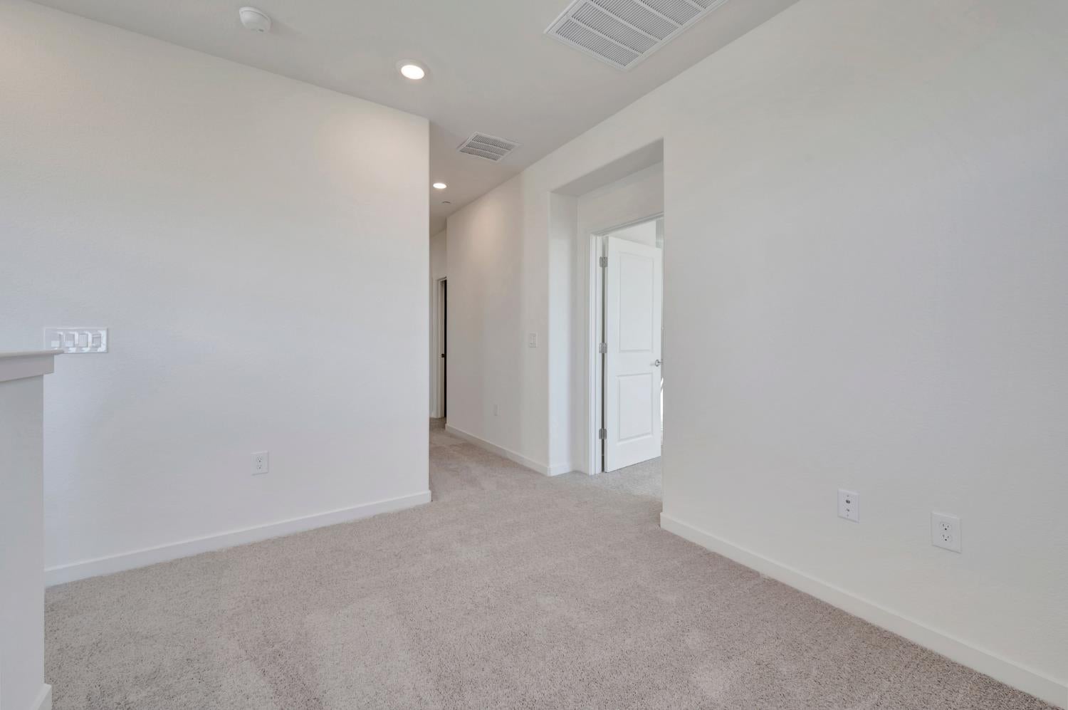 14545 Southpointe Drive 48