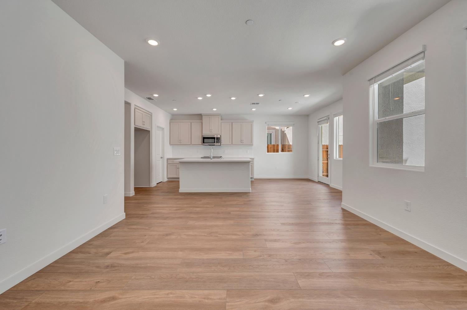 14545 Southpointe Drive 48