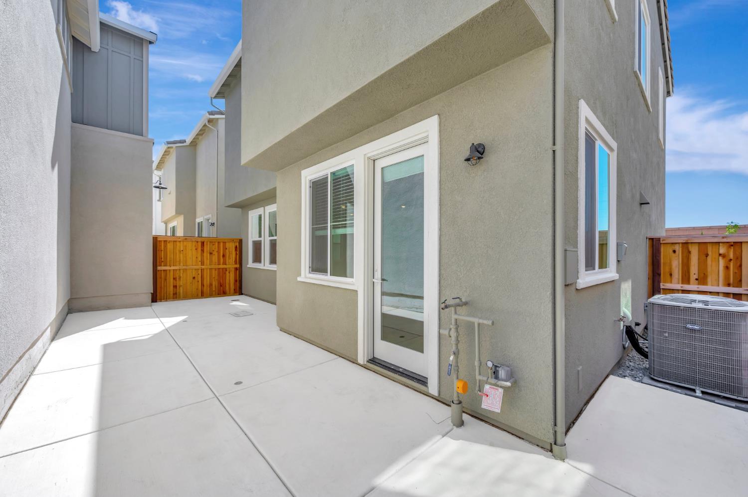 14545 Southpointe Drive 48