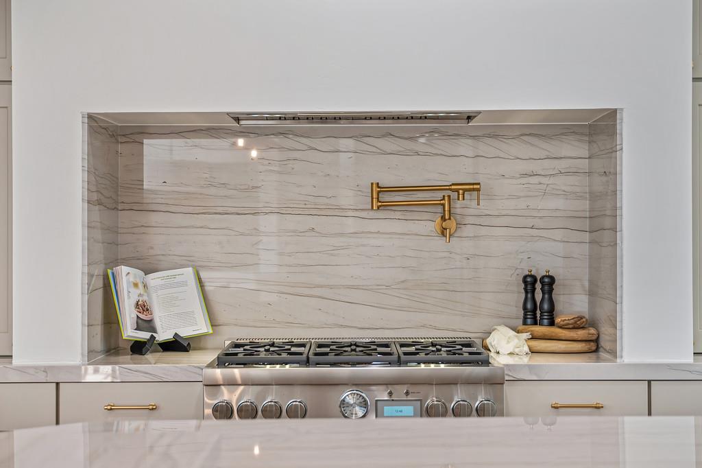 6275 Barcelona Court