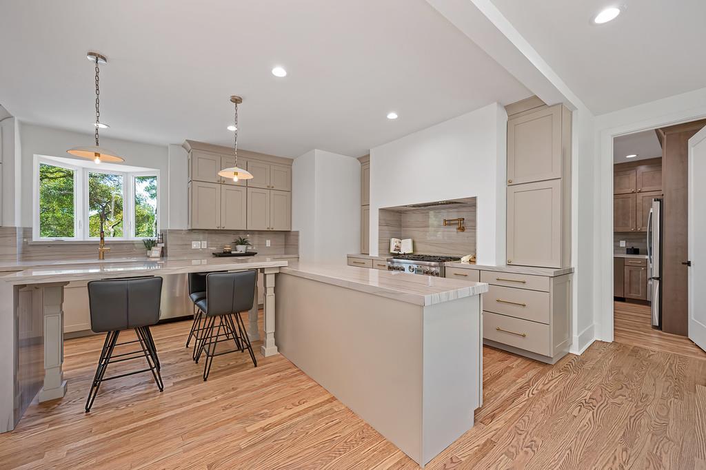 6275 Barcelona Court