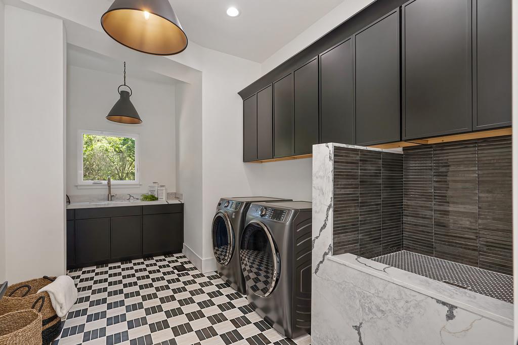 6275 Barcelona Court