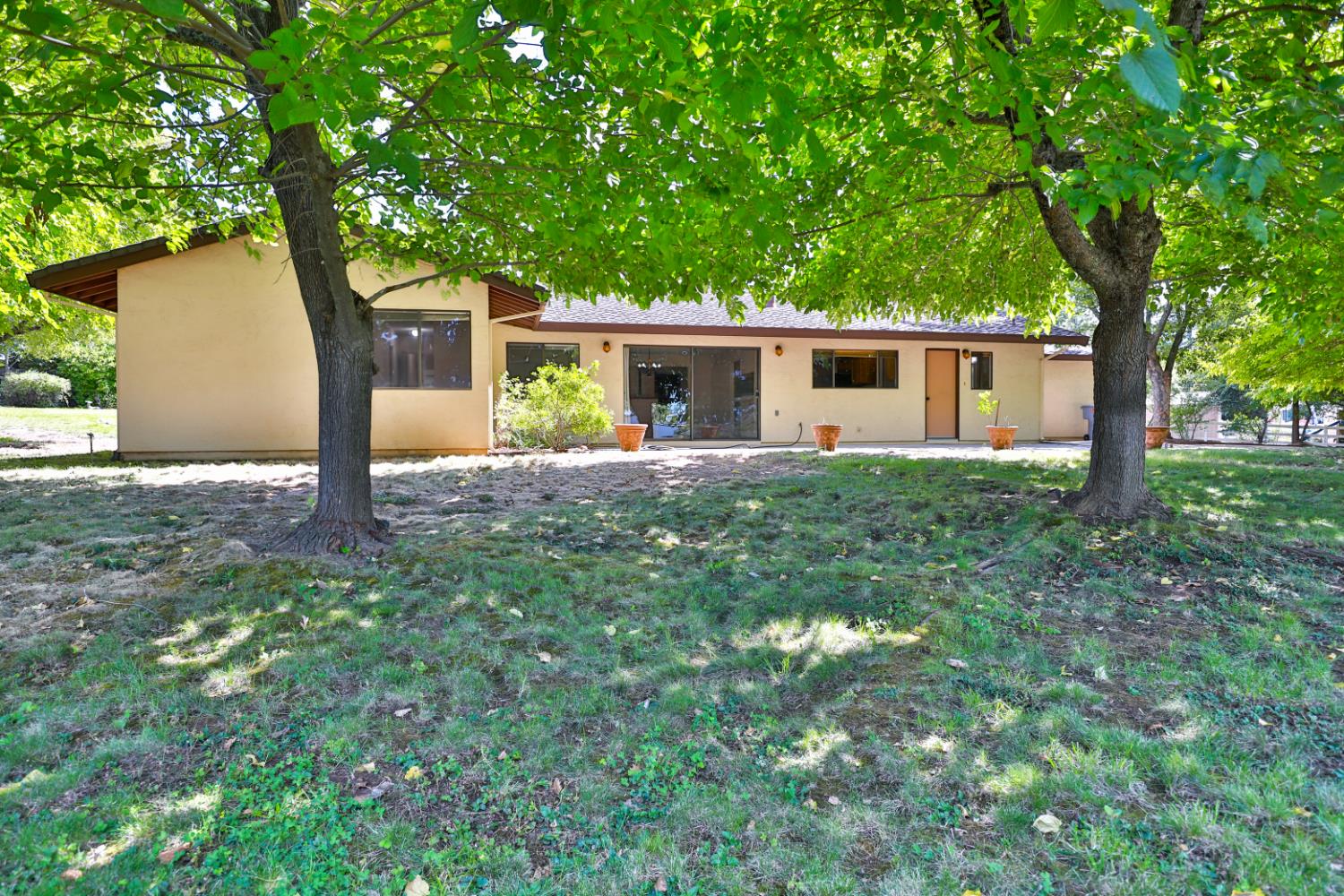 9695 Oak Leaf Way