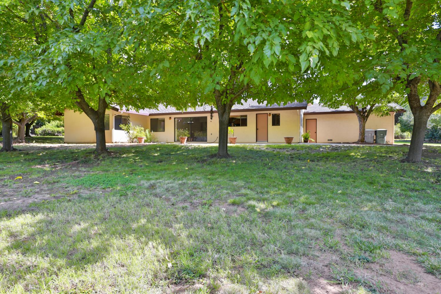 9695 Oak Leaf Way