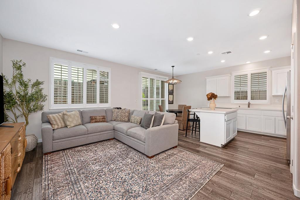 108 Le Bourget Circle