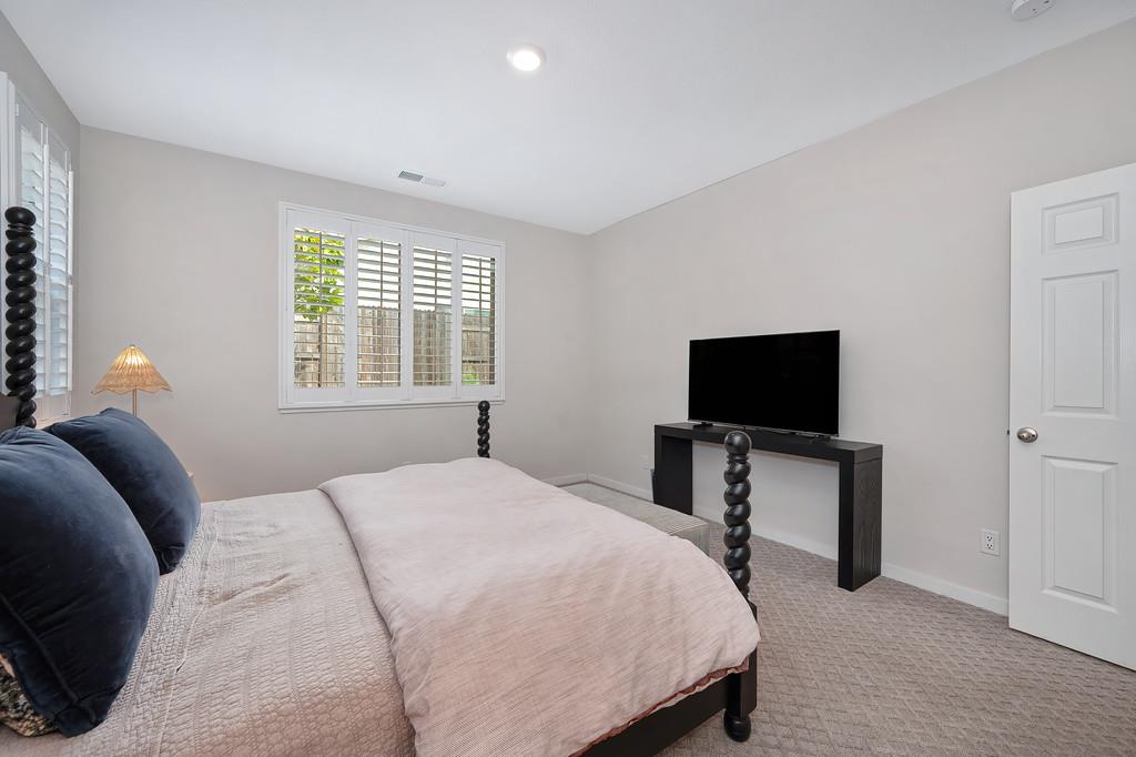 108 Le Bourget Circle