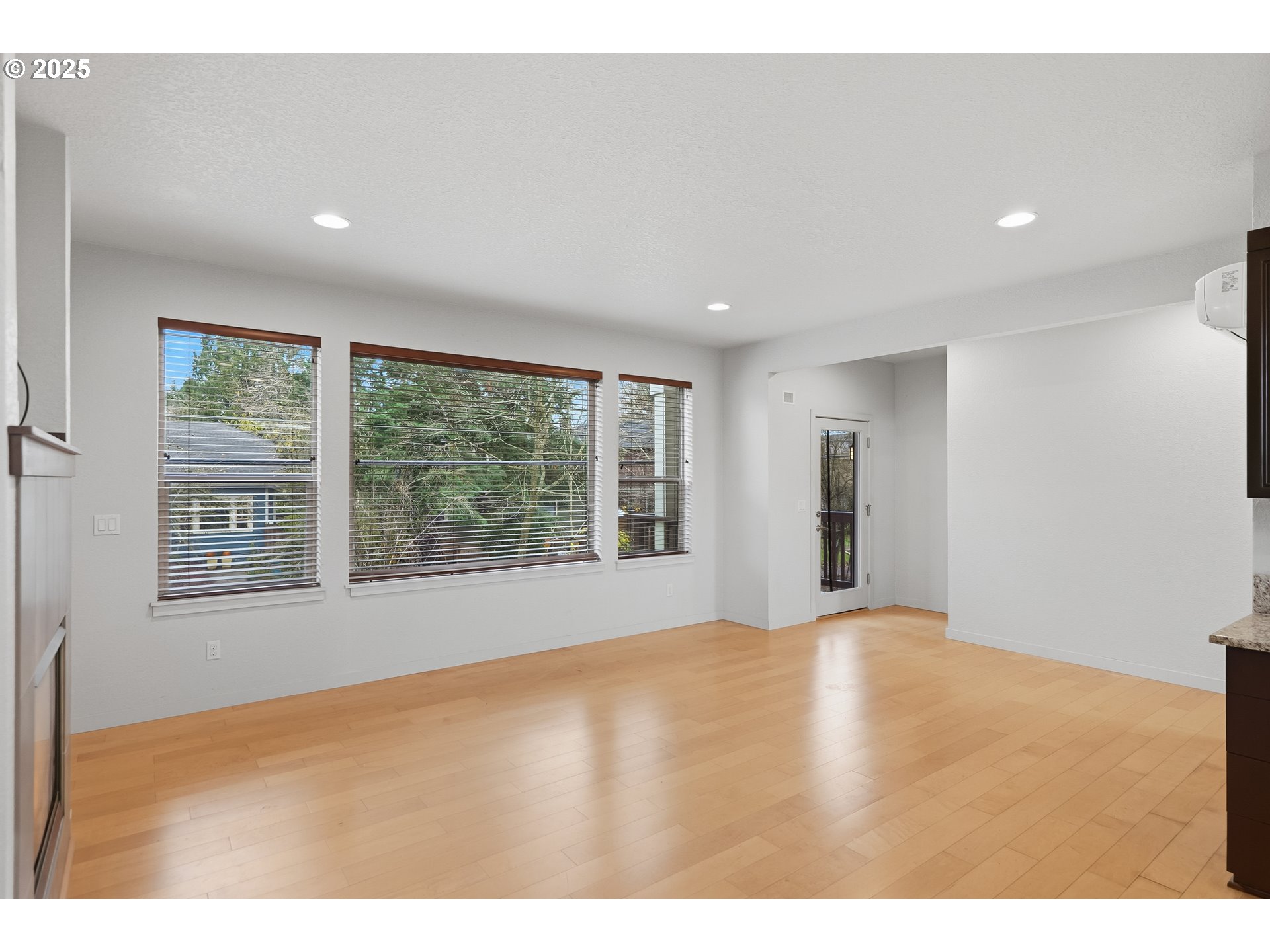 5216 NE GARFIELD AVE