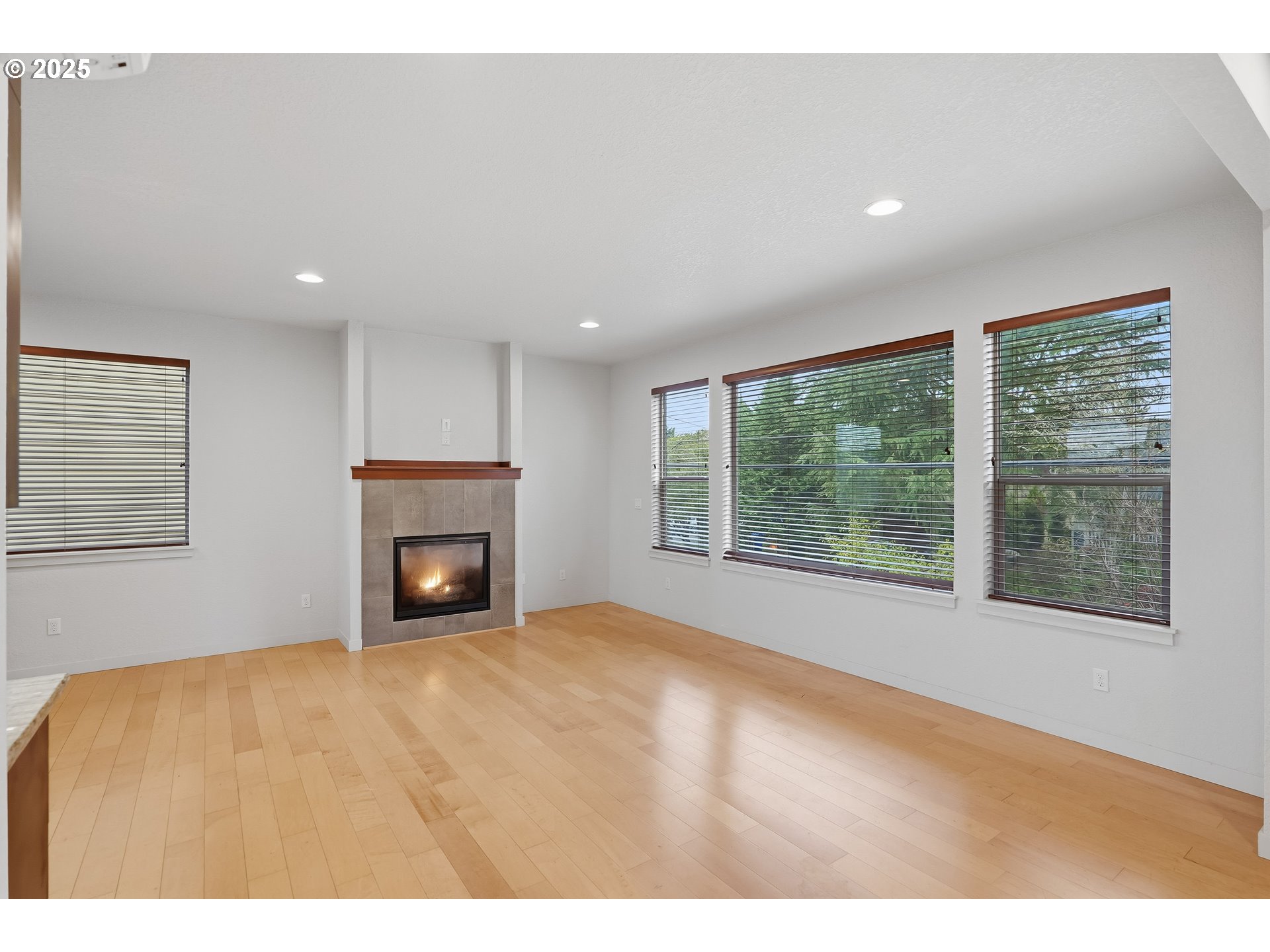 5216 NE GARFIELD AVE