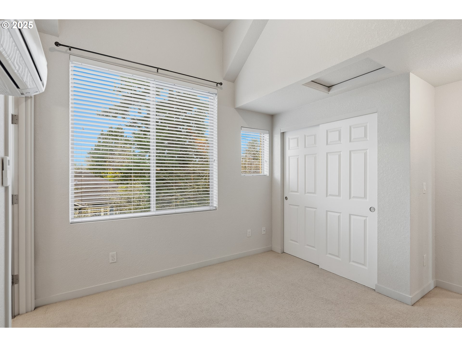 5216 NE GARFIELD AVE