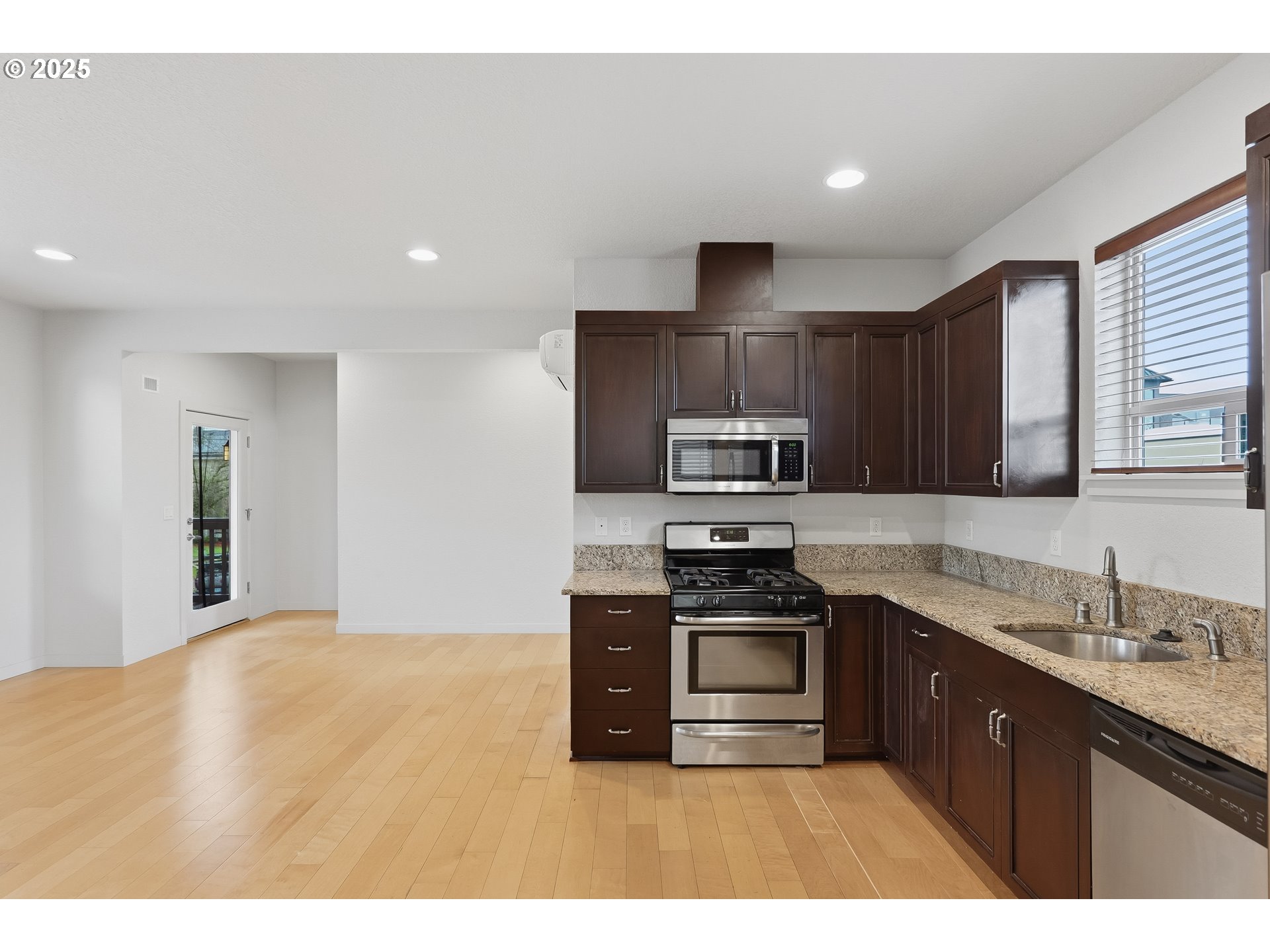 5216 NE GARFIELD AVE