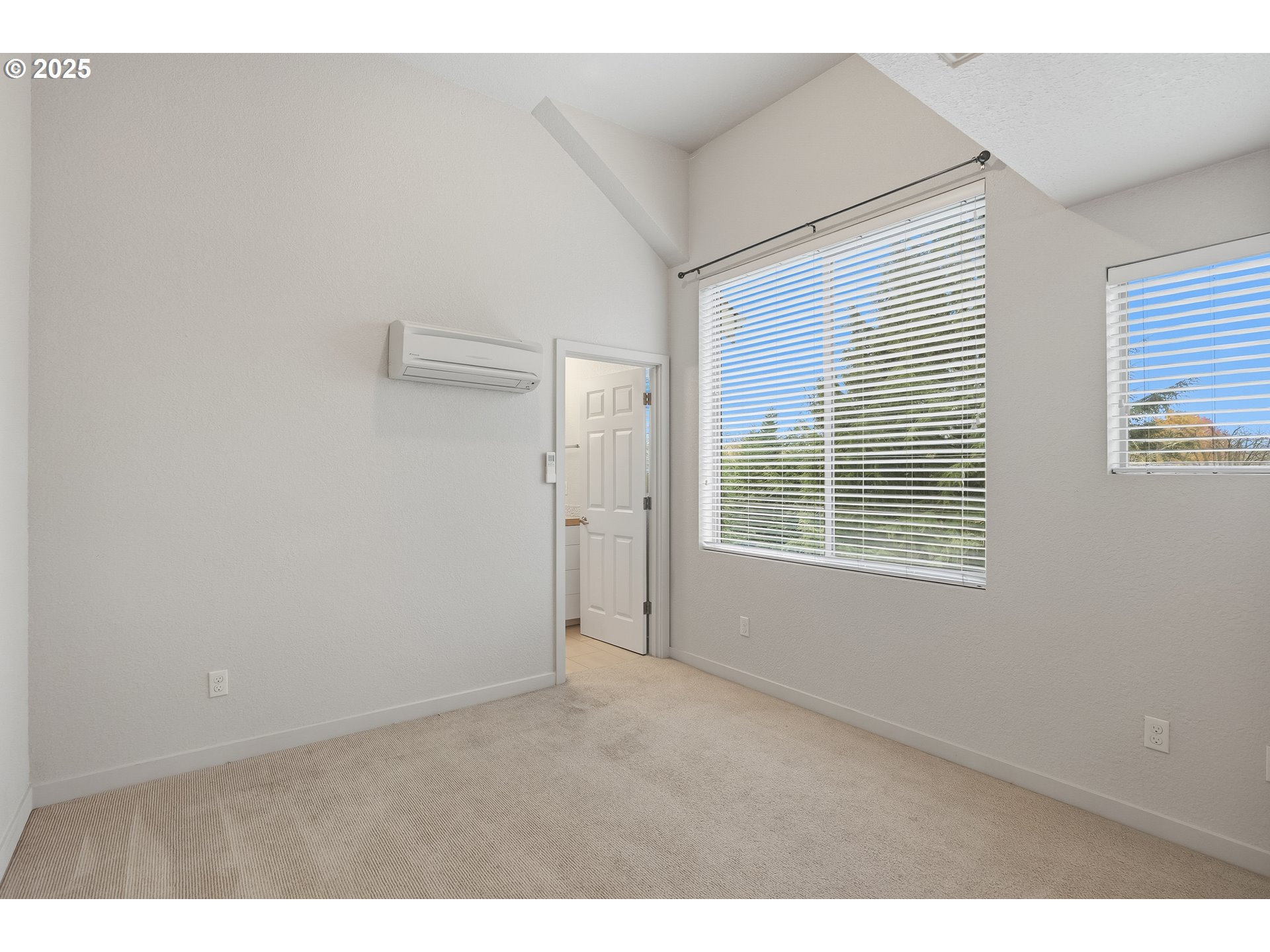 5216 NE GARFIELD AVE