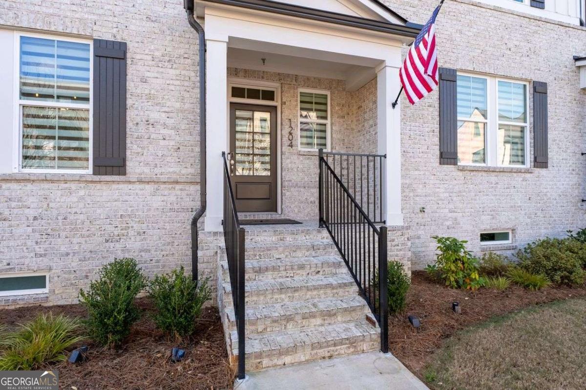 1204 Waterfall Court