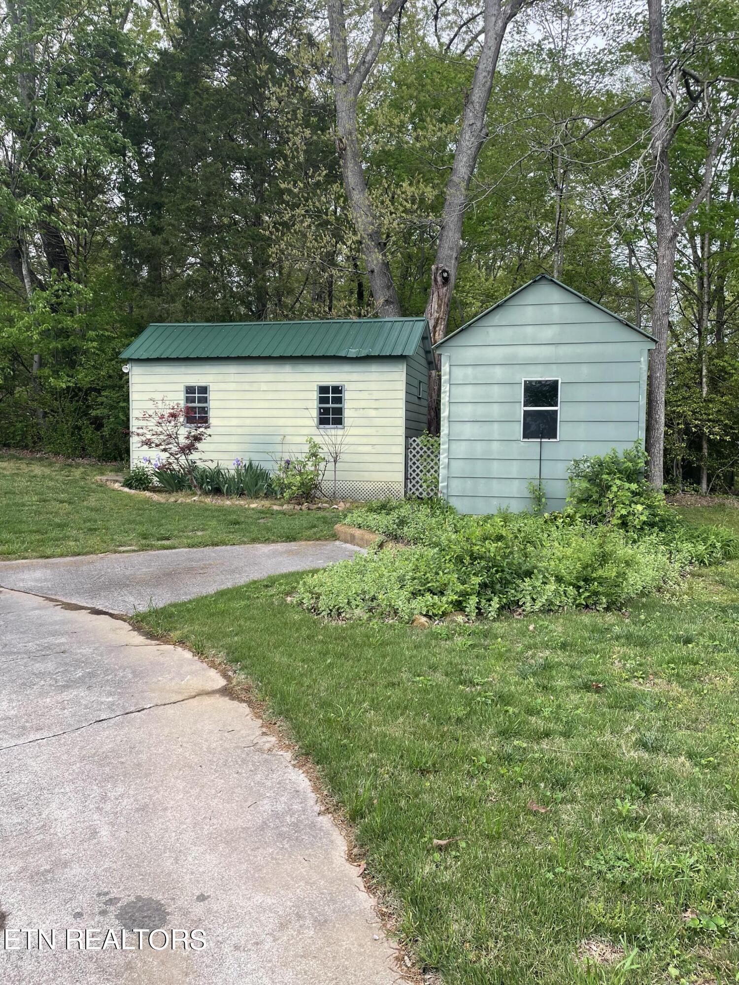 1504 Ridgeway Circle