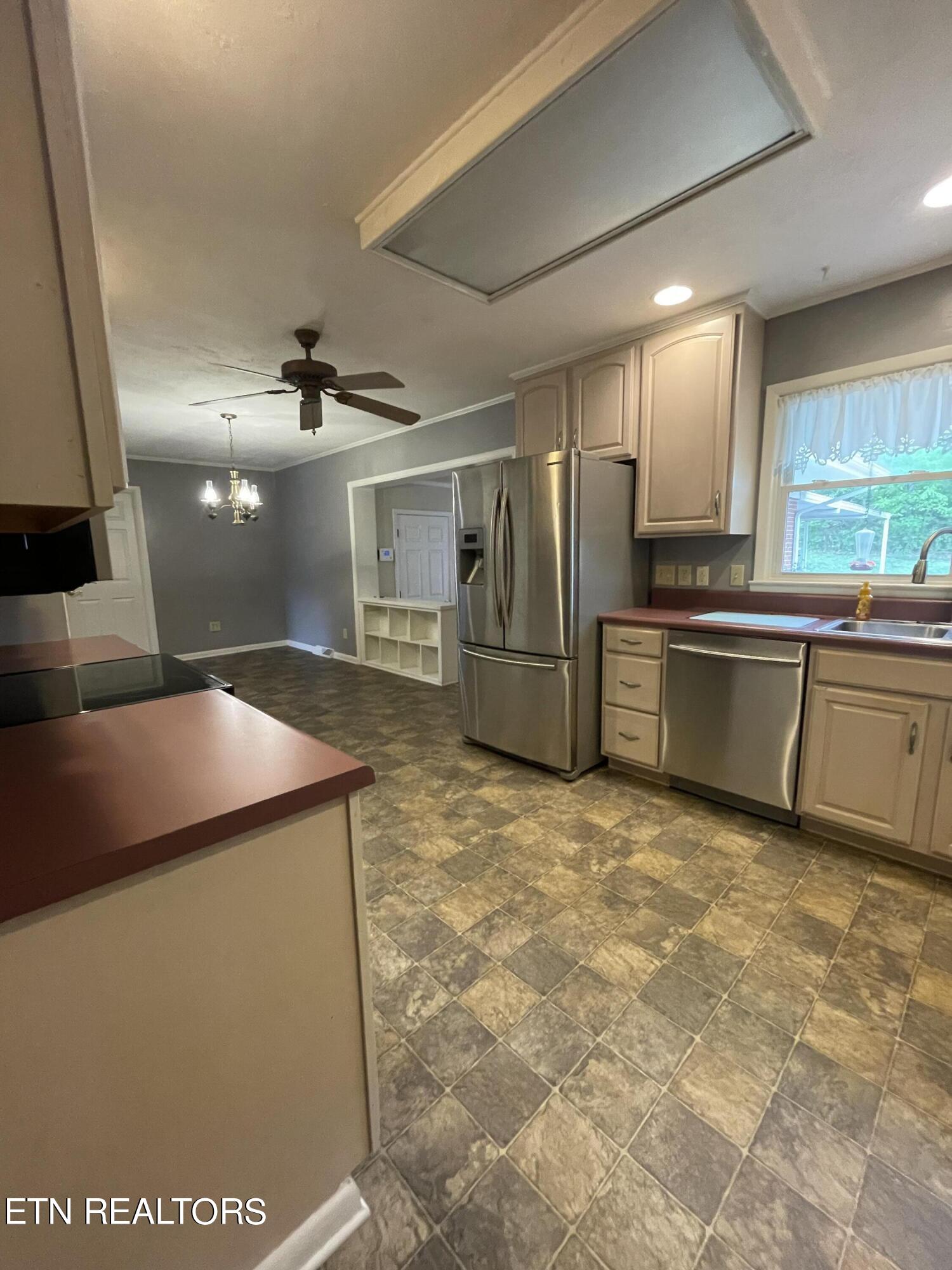 1504 Ridgeway Circle